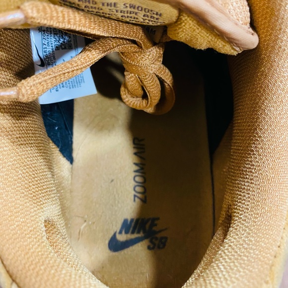 USED Nike SB Dunk Low Wheat - Picture 14 of 14